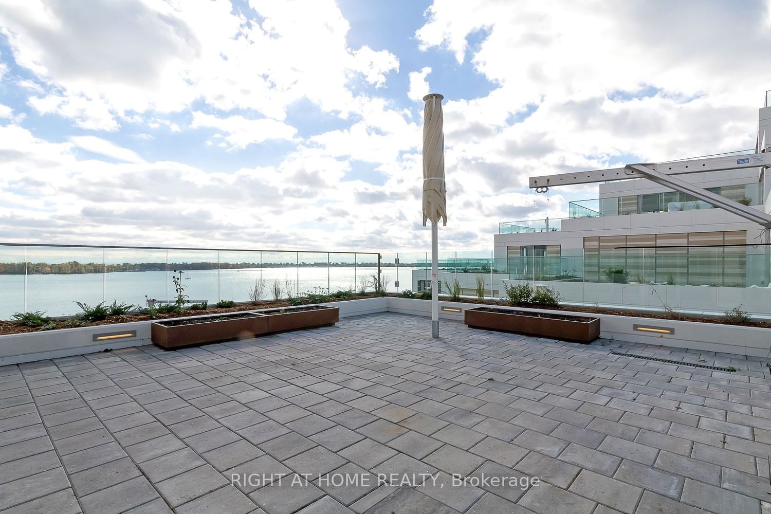 118 Merchants' Wharf, unit 912 for sale - image #10