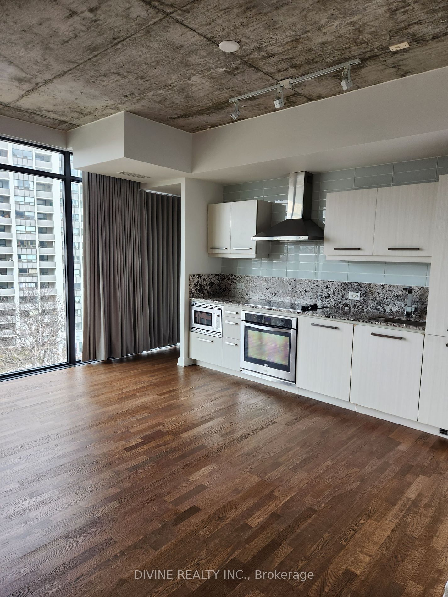 15 Beverley St, unit 803 for sale - image #9