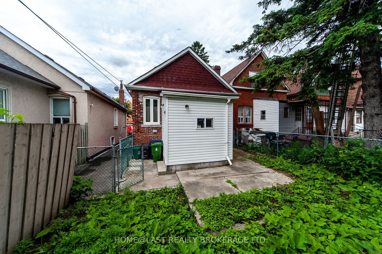 405 Oakwood Ave for sale 