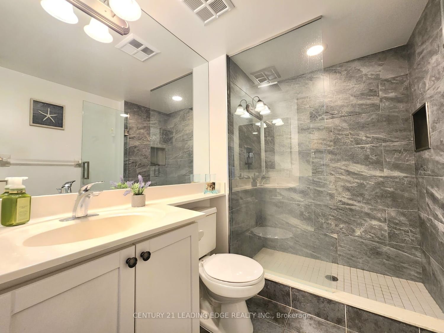 80 Harrison Garden Blvd, unit 1519 for sale - image #3