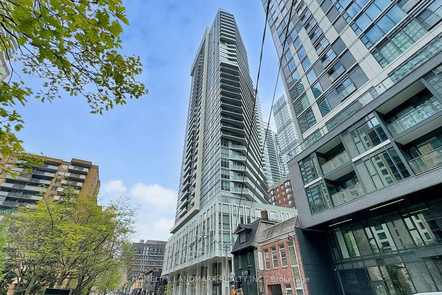 77 Mutual St, unit 810 for sale