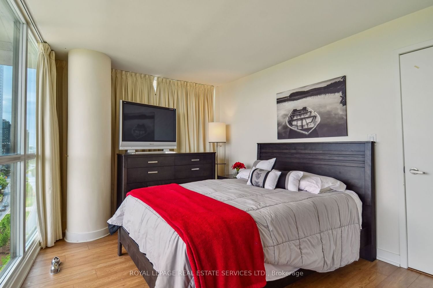 8 Telegram Mews E, unit 832 for sale - image #13