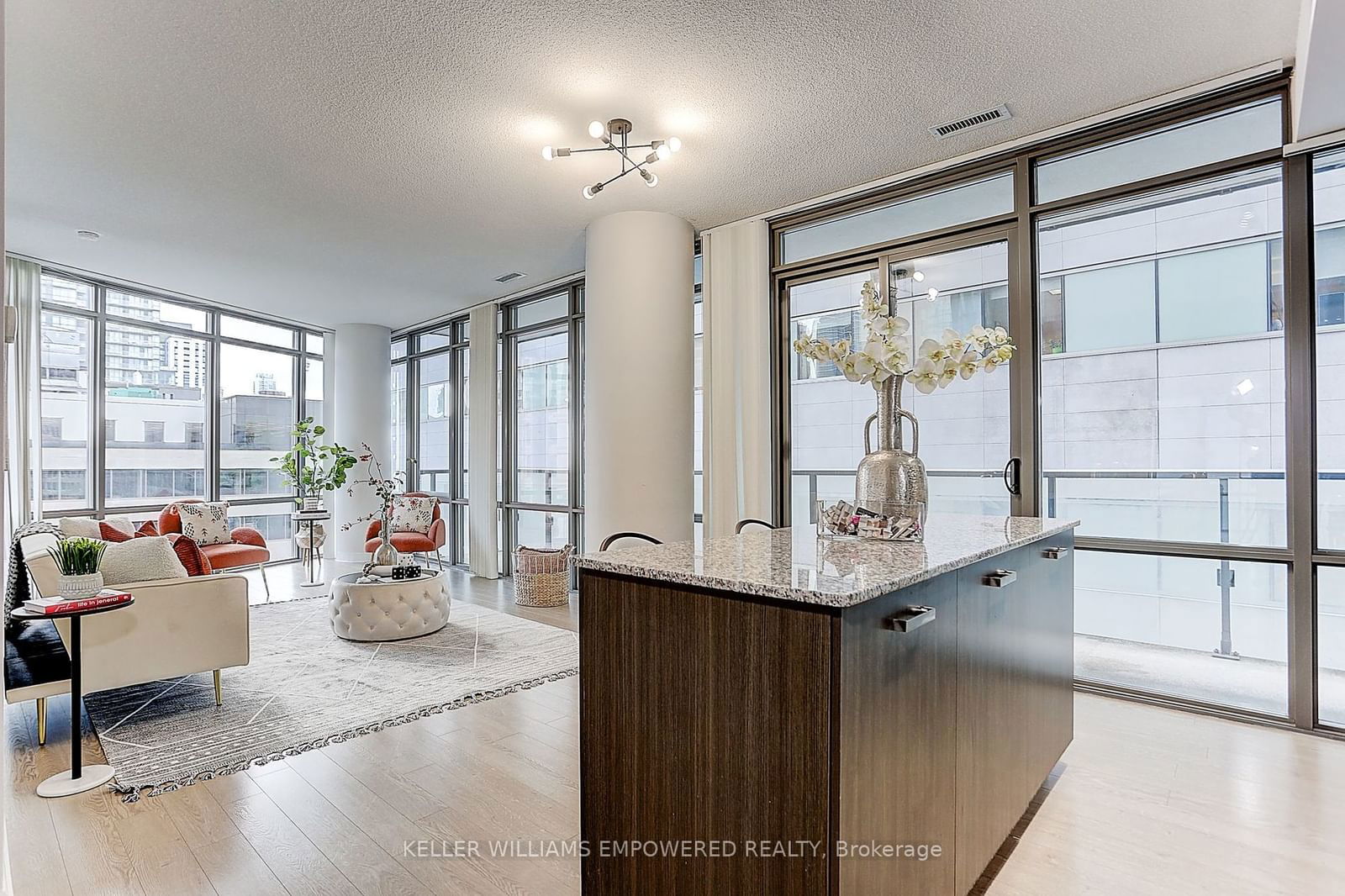 832 Bay St, unit 710 for sale