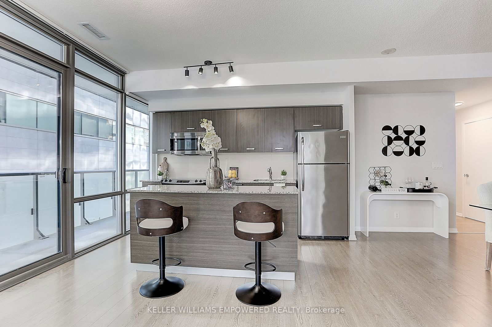 832 Bay St, unit 710 for sale - image #13