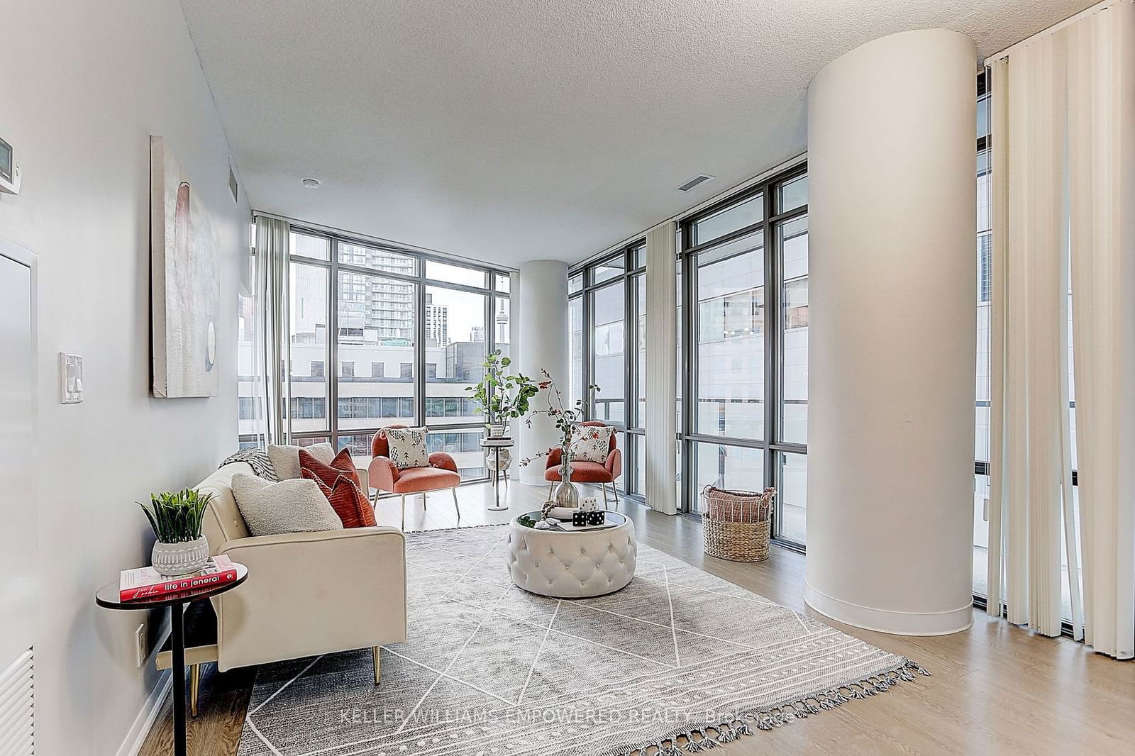 832 Bay St, unit 710 for sale