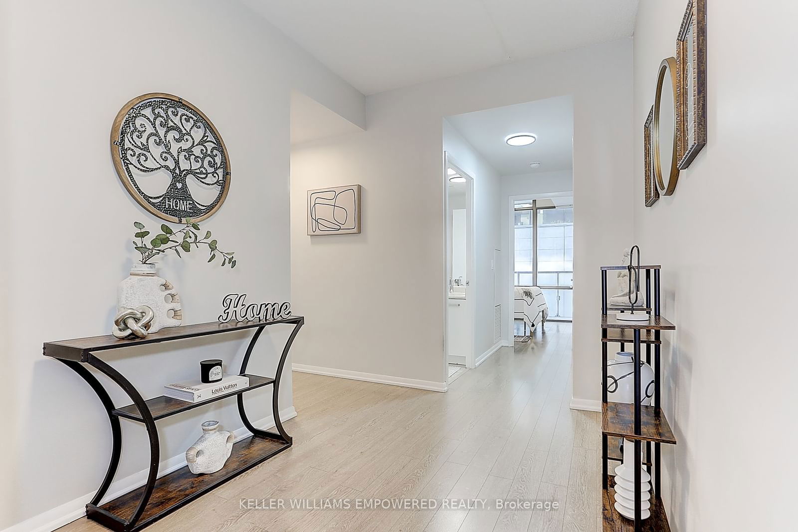 832 Bay St, unit 710 for sale - image #5