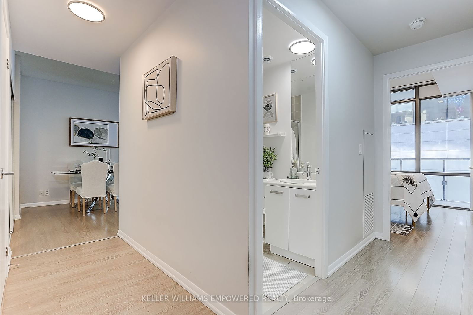 832 Bay St, unit 710 for sale - image #6