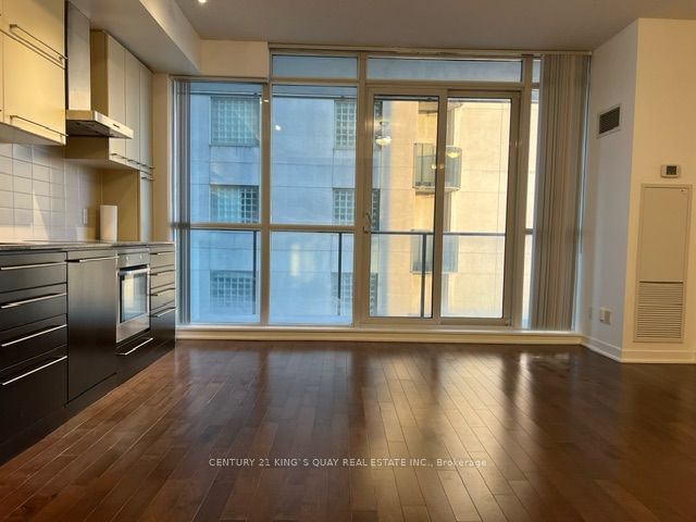 770 Bay St, unit 909 for sale - image #7