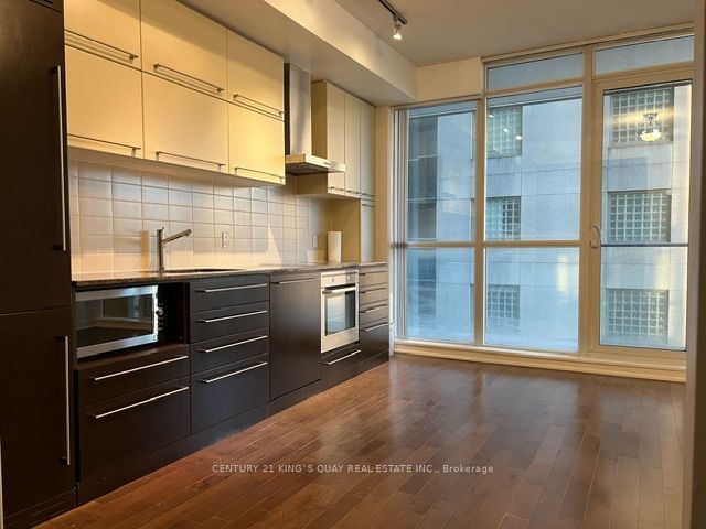 770 Bay St, unit 909 for sale - image #8