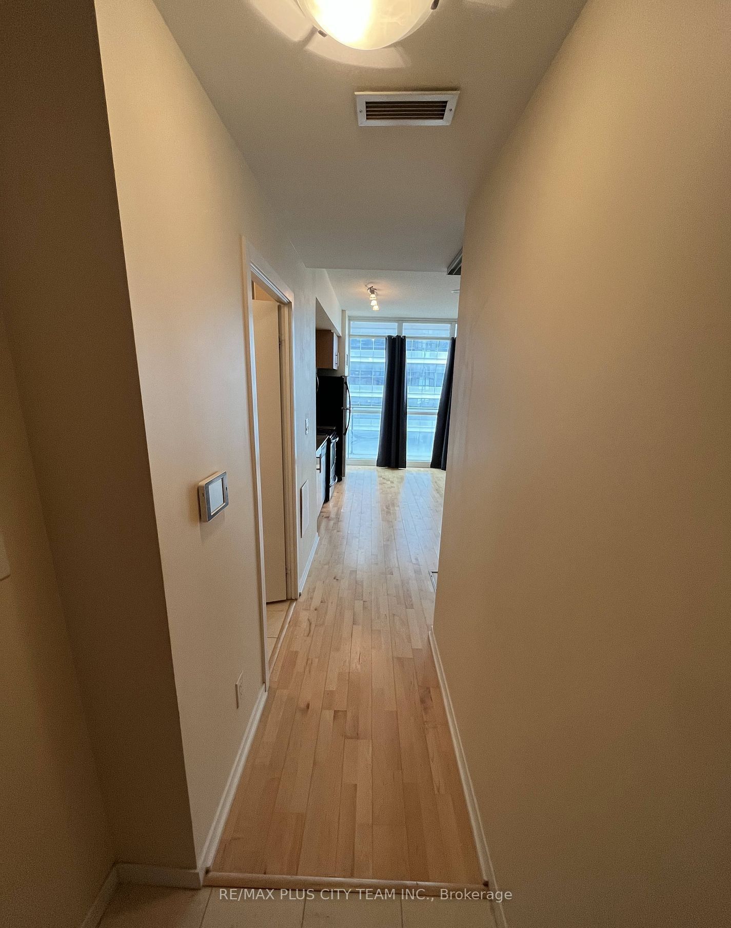 65 Bremner Blvd, unit 2206 for rent - image #2