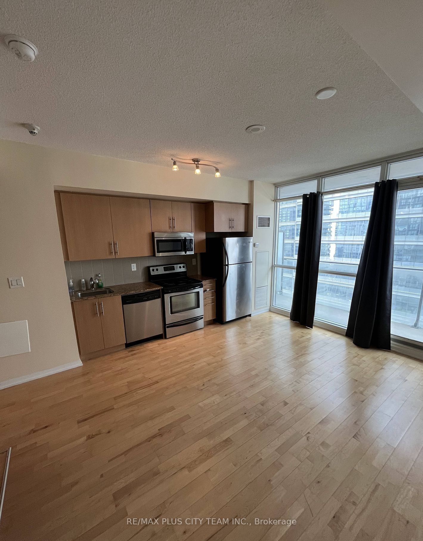 65 Bremner Blvd, unit 2206 for rent - image #5