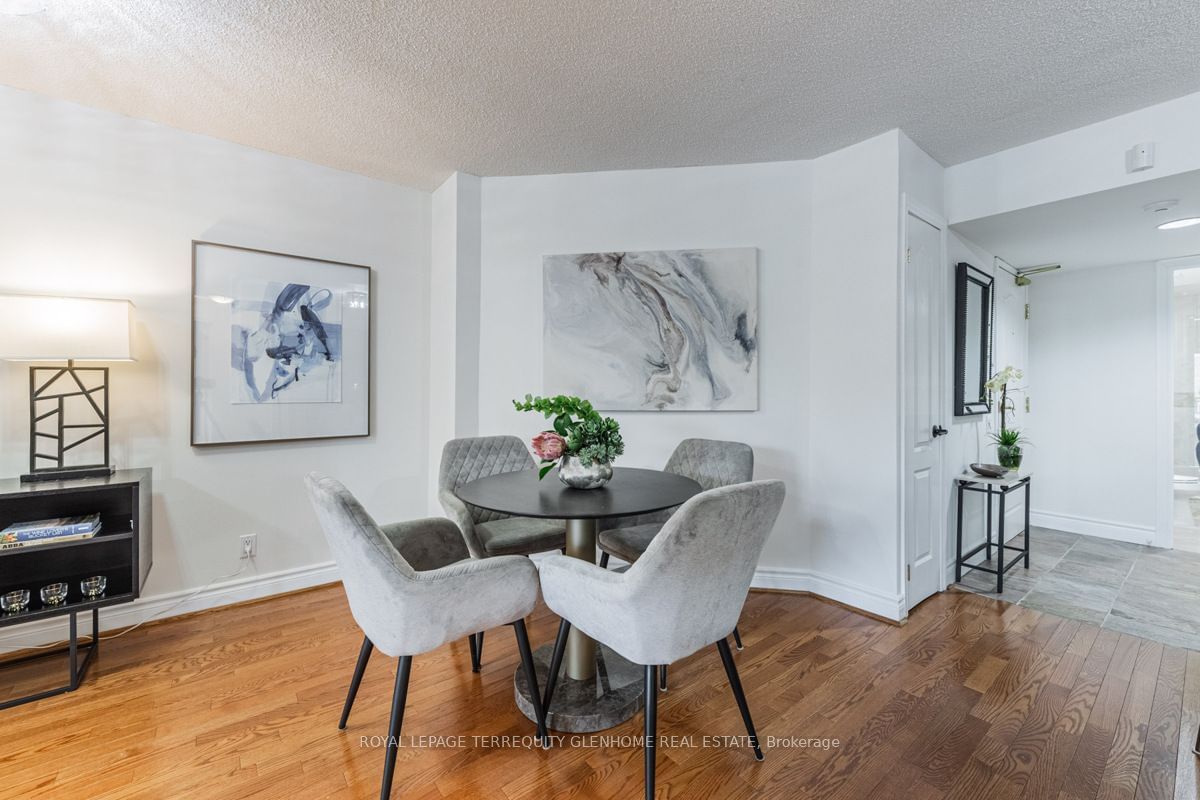 2 Alexandra Blvd W, unit 207 for sale