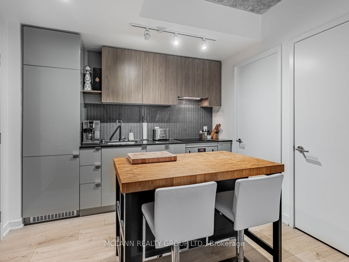 161 Roehampton Ave, unit 332 for sale - image #6