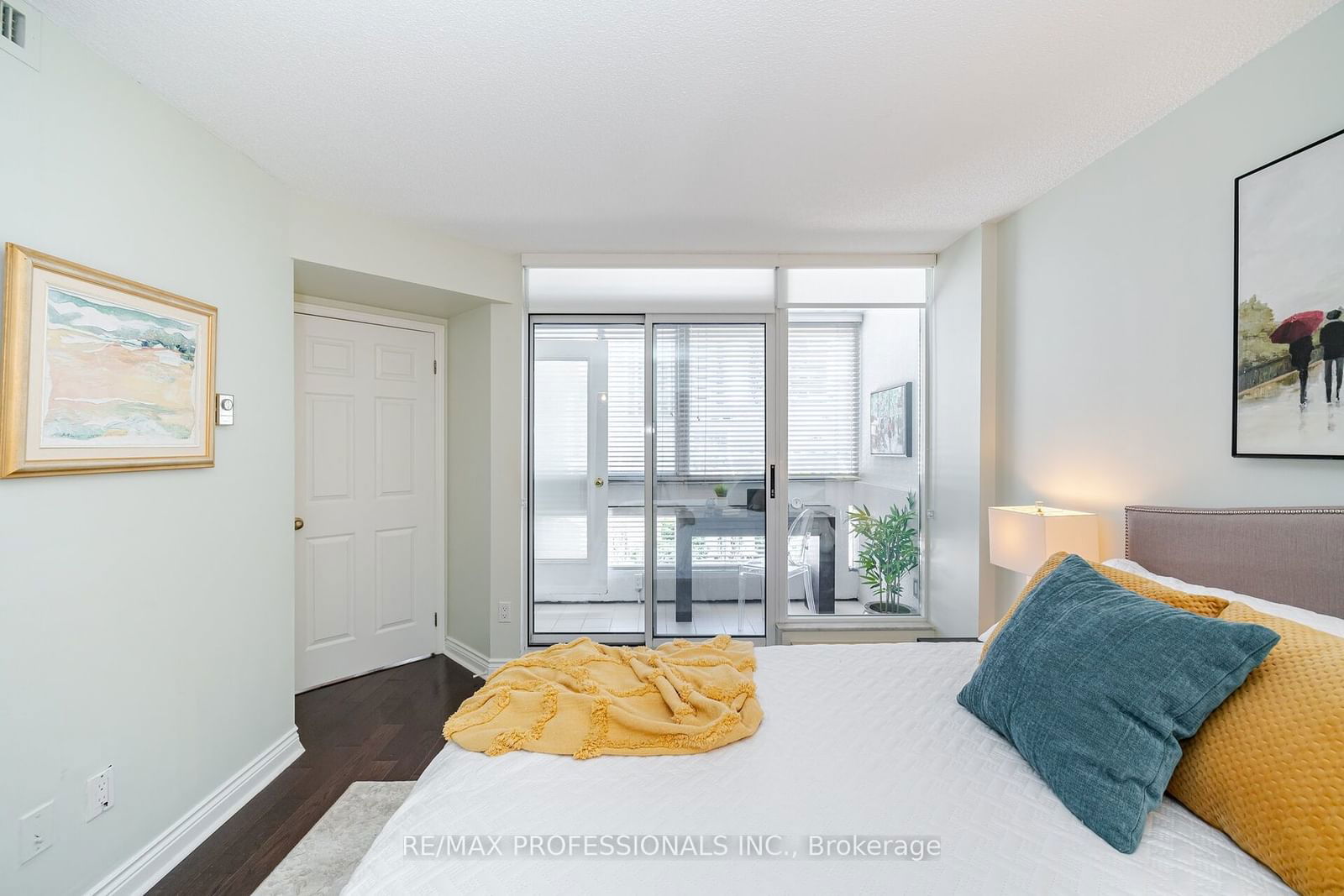 7 Broadway Ave, unit 301 for sale - image #27