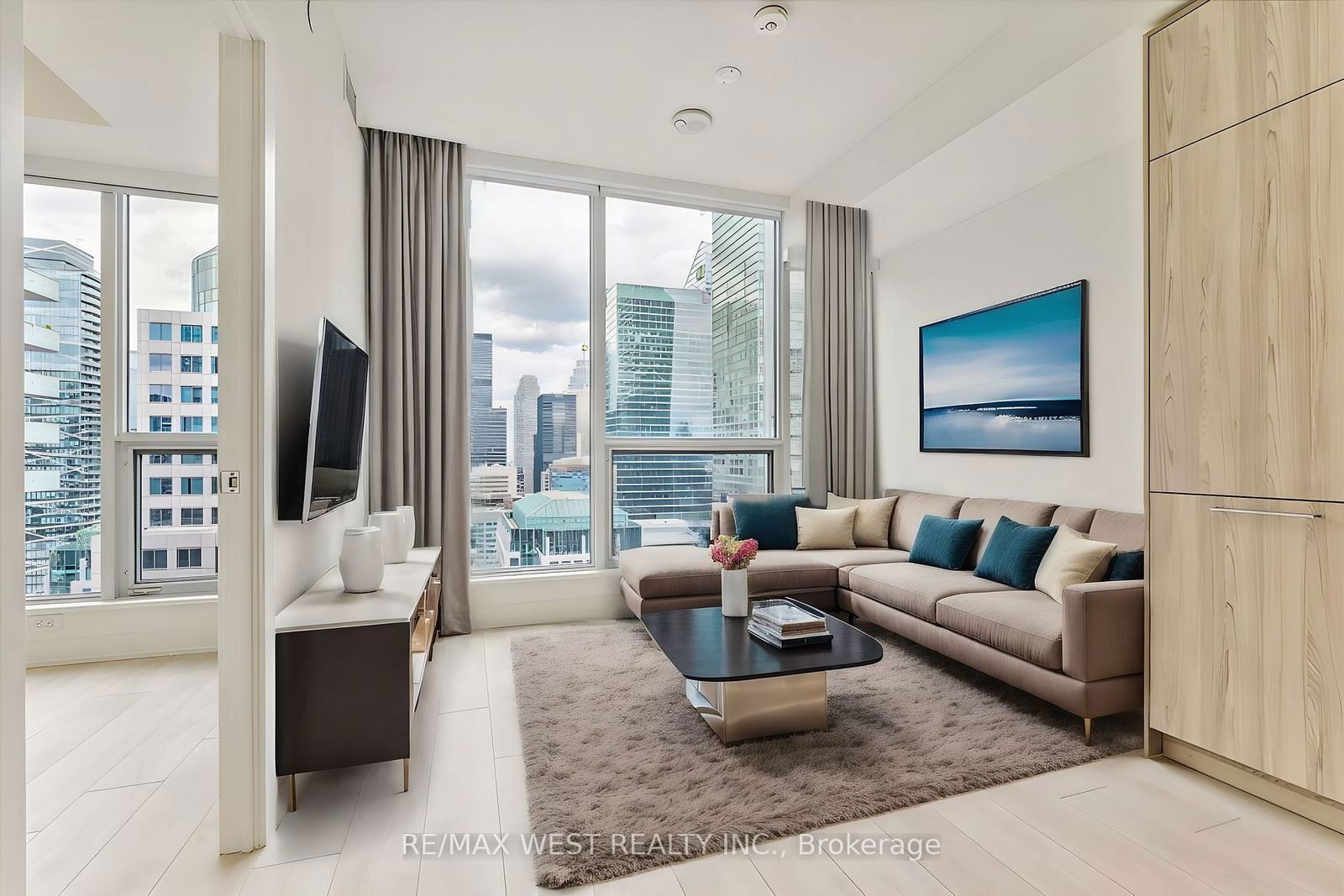 15 Mercer St, unit 2407 for sale - image #2