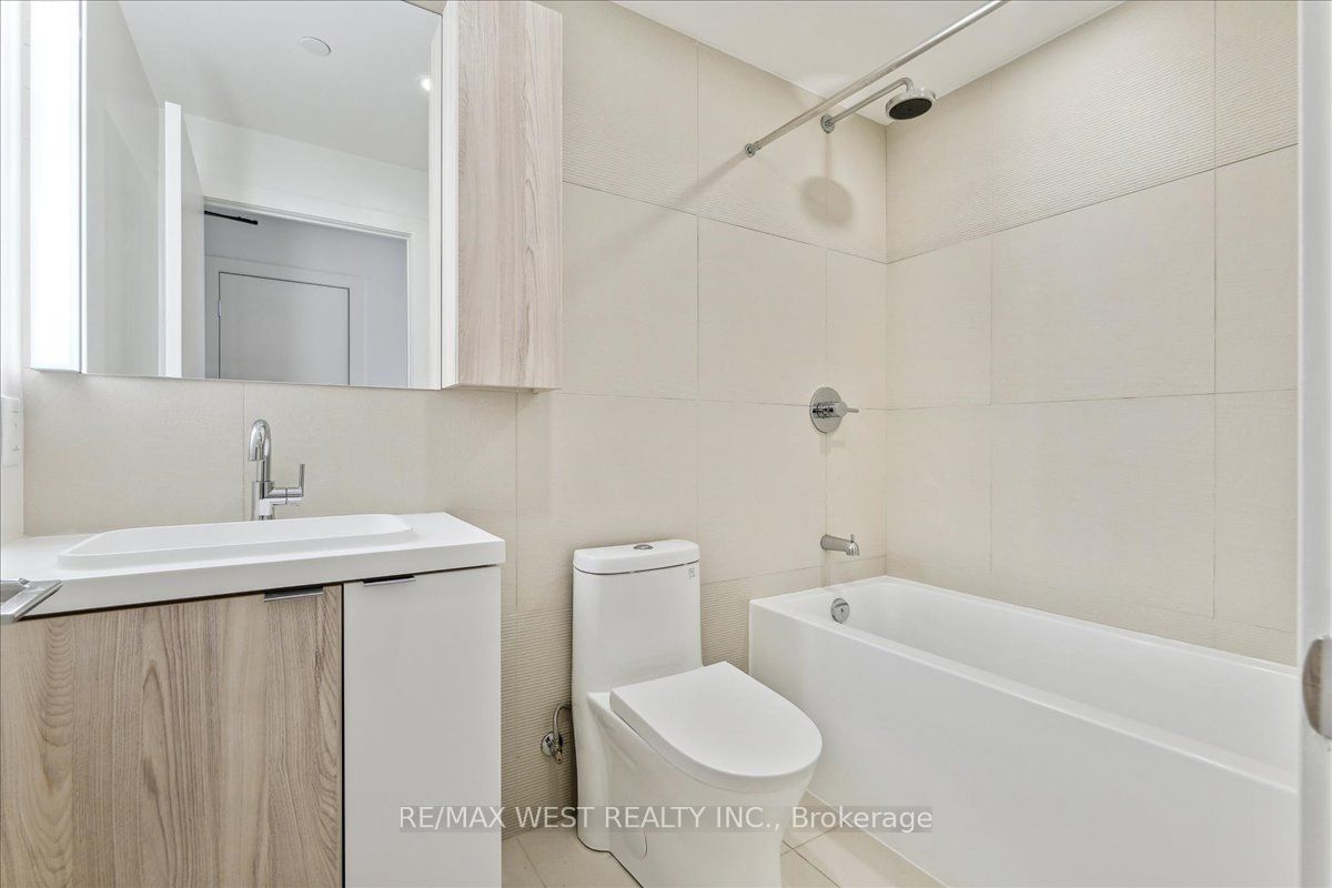 15 Mercer St, unit 2407 for sale - image #5