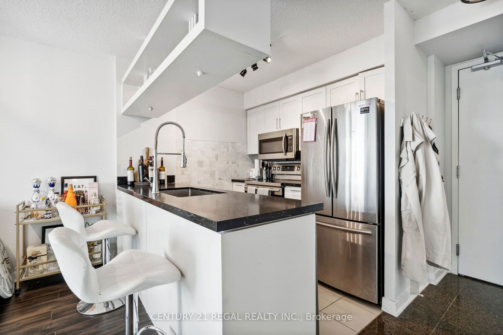 81 Navy Wharf Crt, unit 1609 for sale - image #3