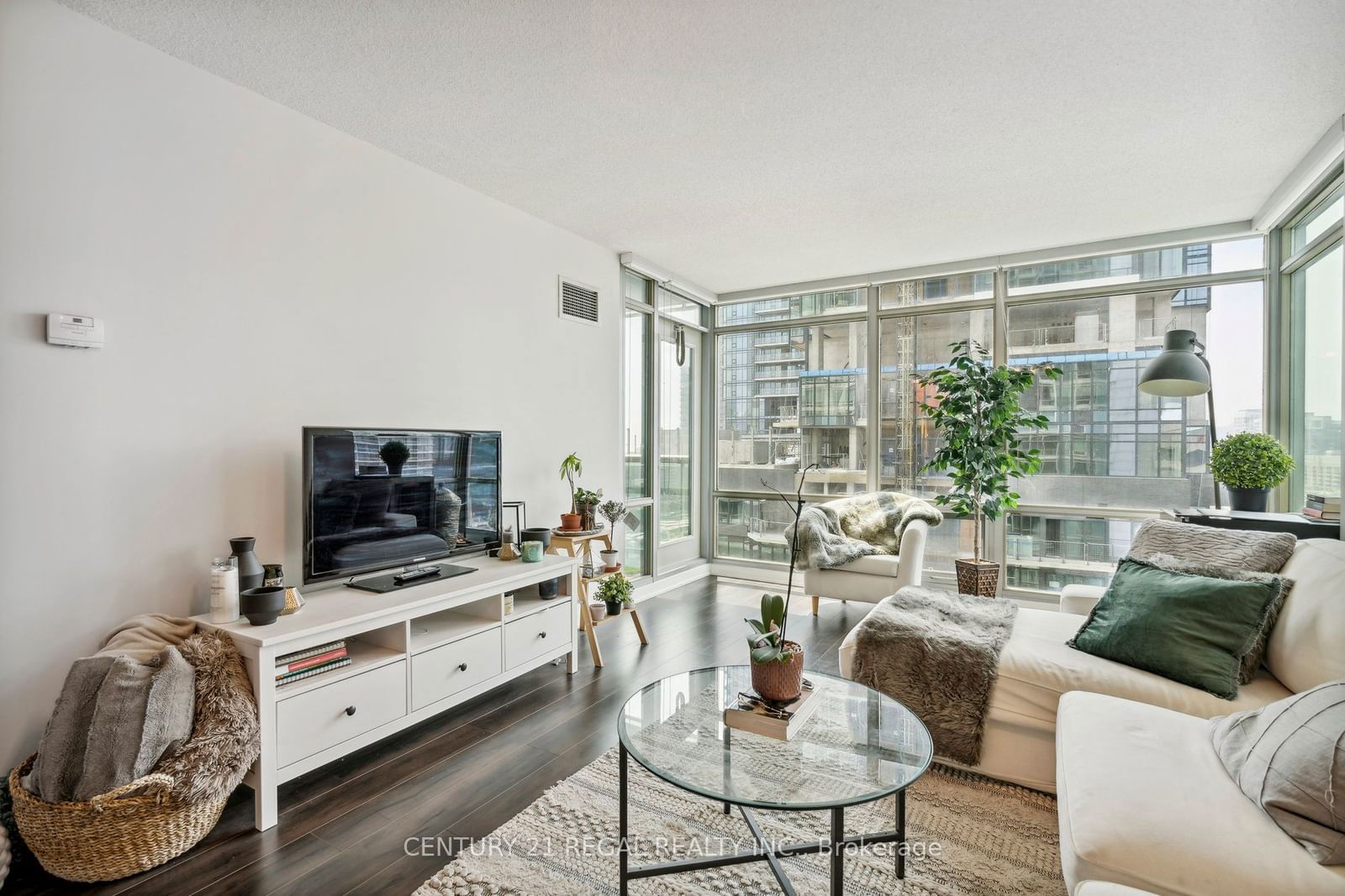 81 Navy Wharf Crt, unit 1609 for sale - image #8