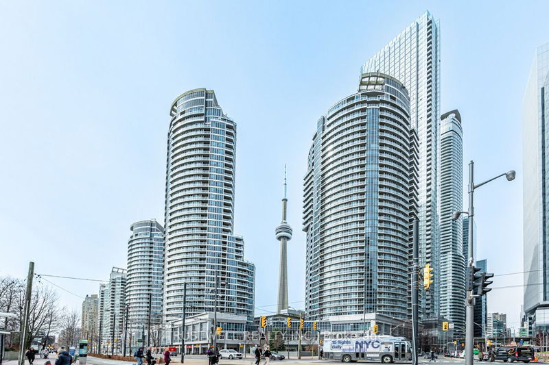 208 Queens Quay W, unit 511 for sale - image #1