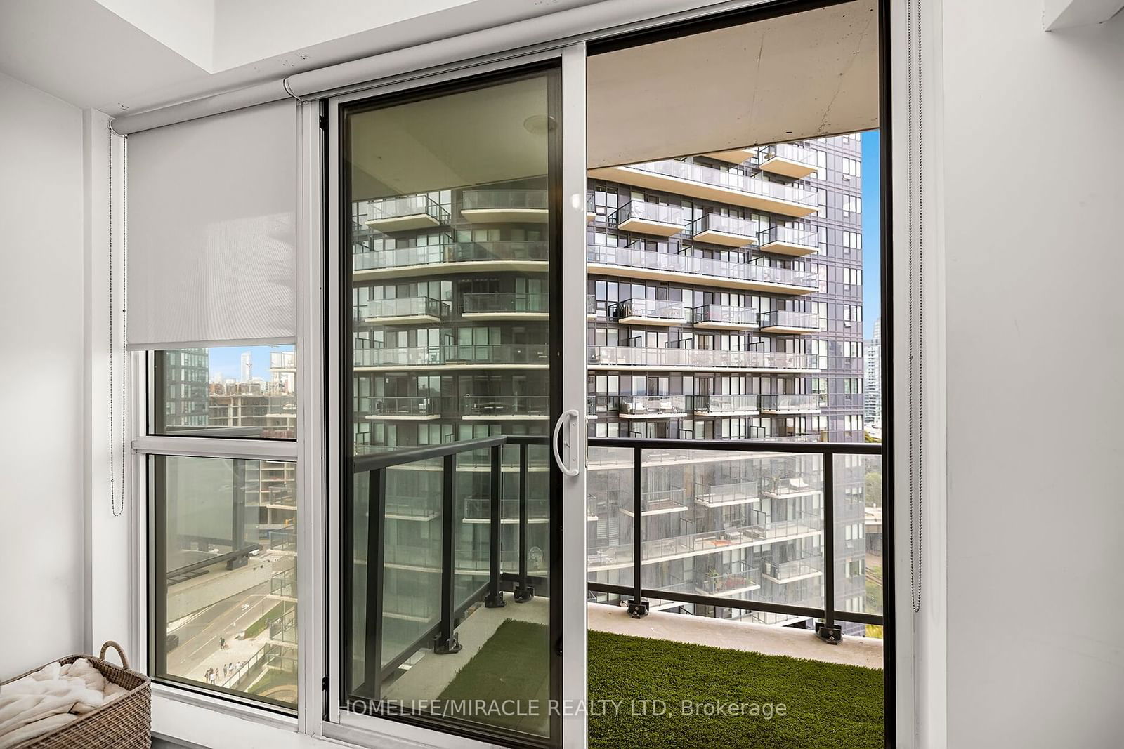 51 East Liberty St, unit 1108 for sale - image #36