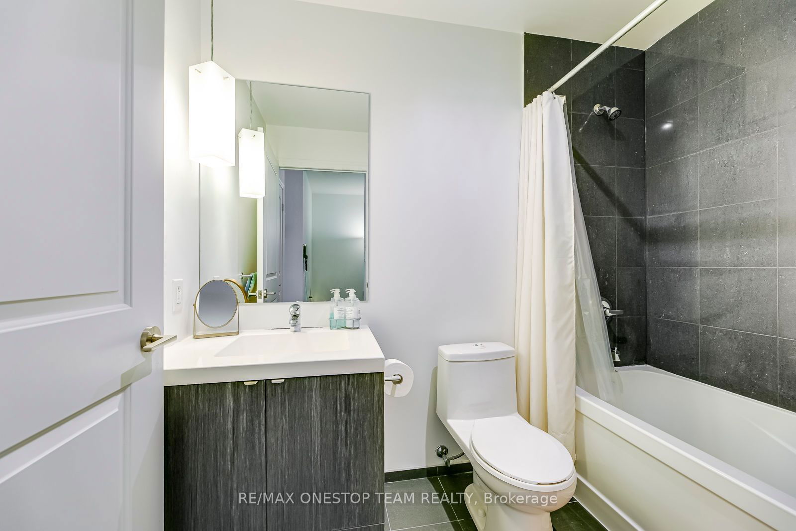 8 The Esplanade, unit 3703 for sale - image #22