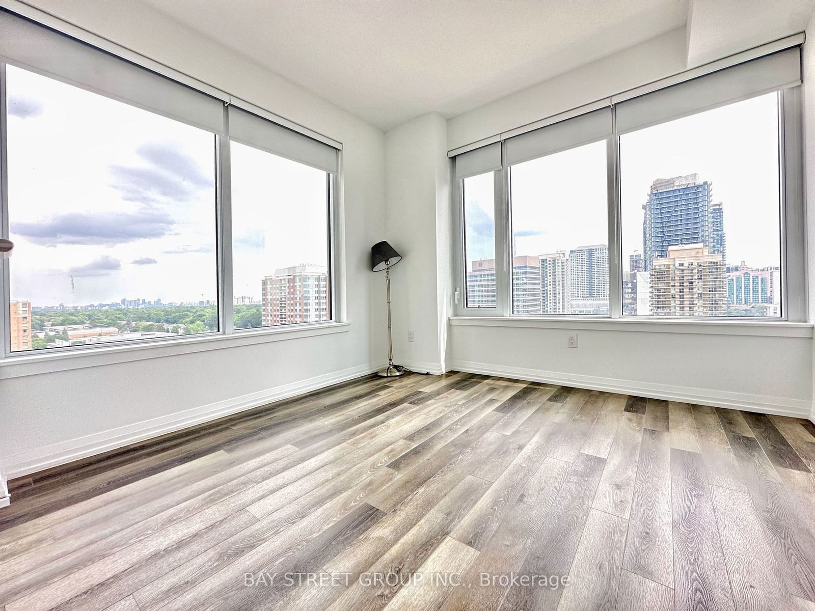 75 Canterbury Pl, unit 1502 for rent