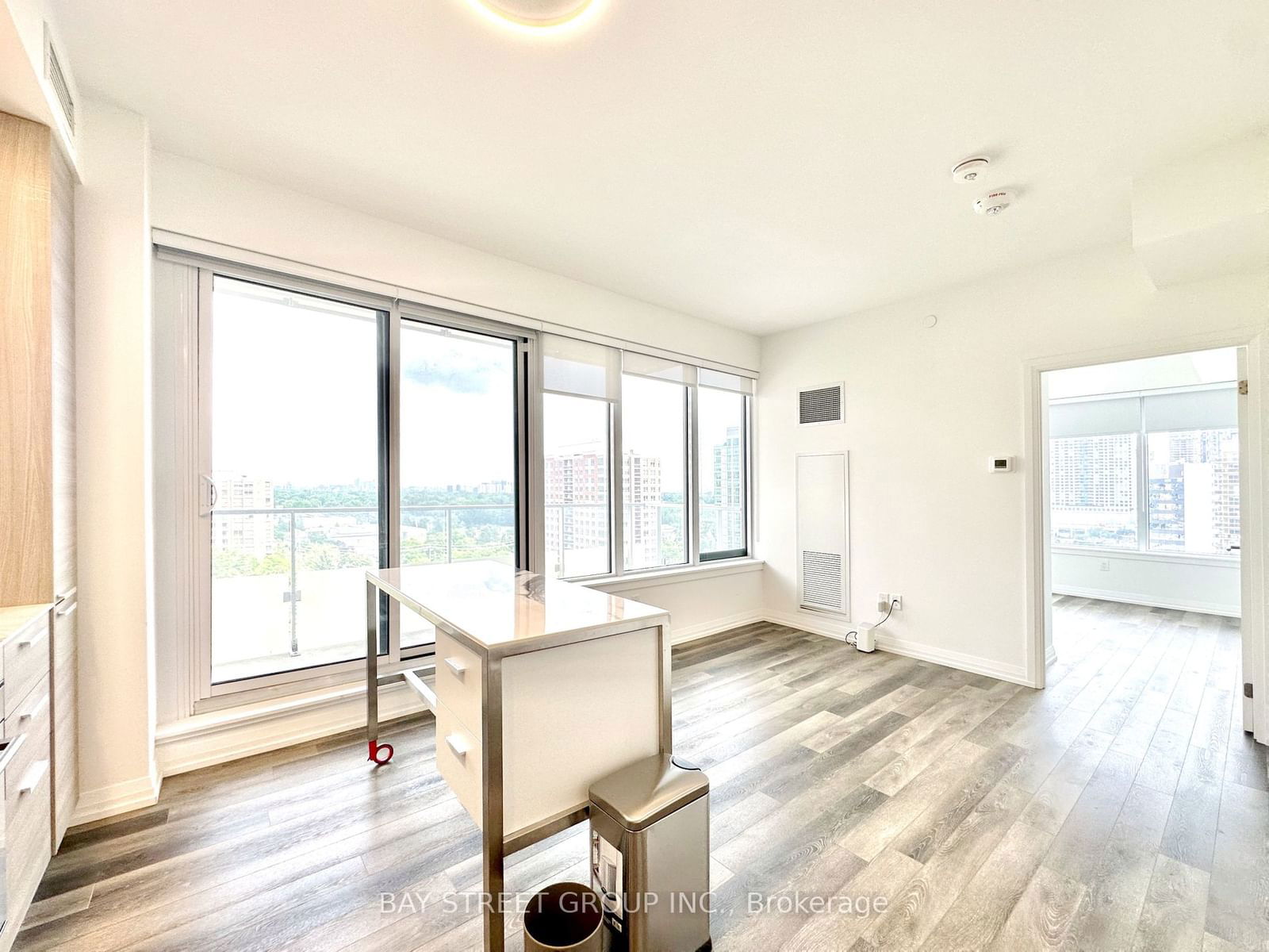 75 Canterbury Pl, unit 1502 for rent