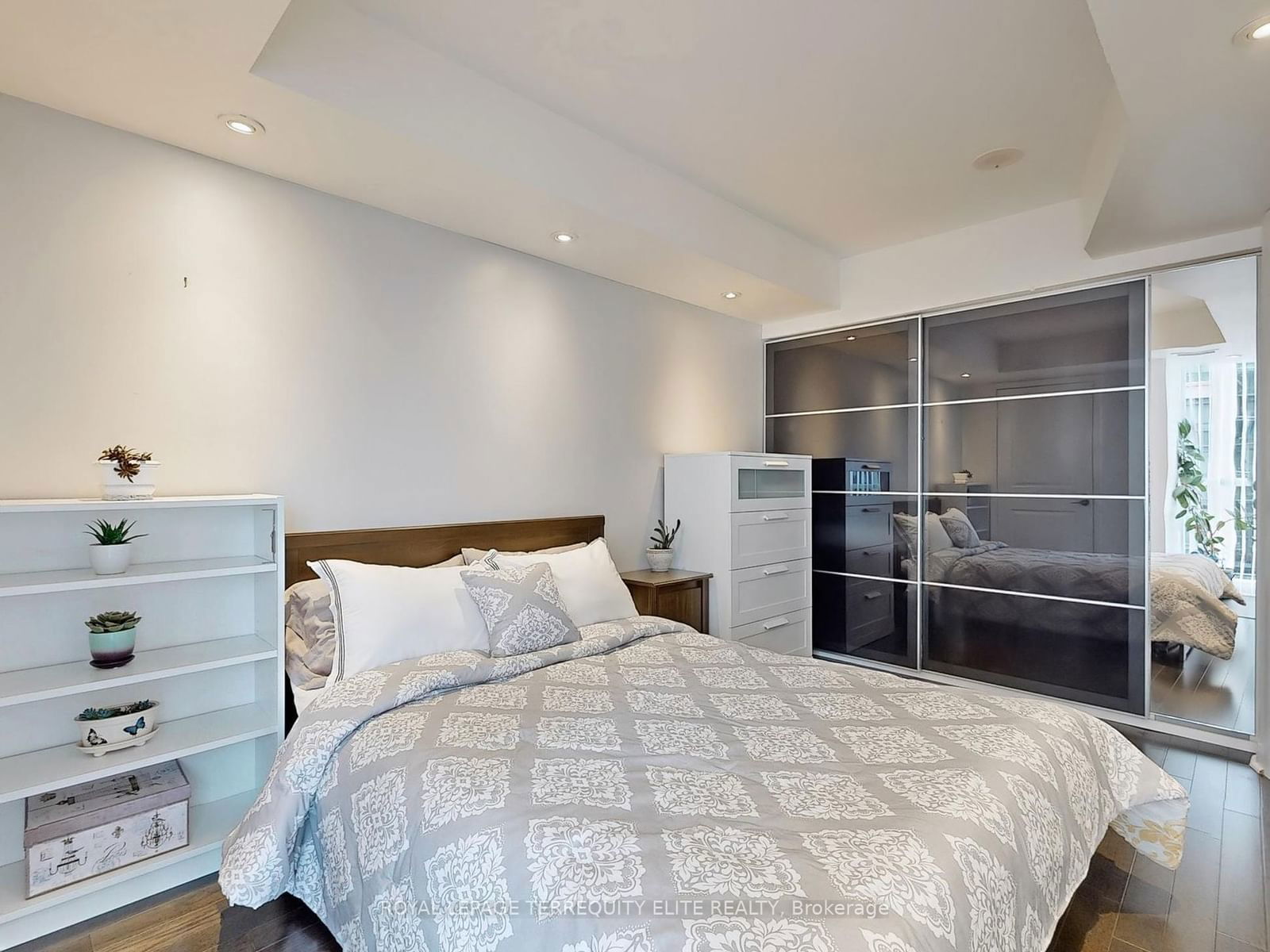 4978 Yonge St, unit 1608 for sale