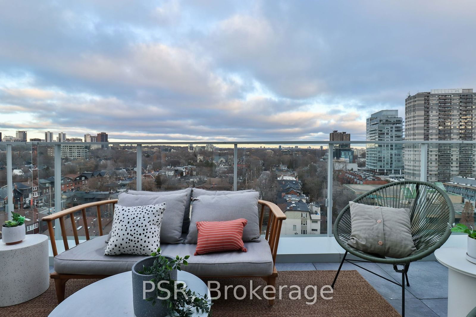 346 Davenport Rd, unit PH02 for sale