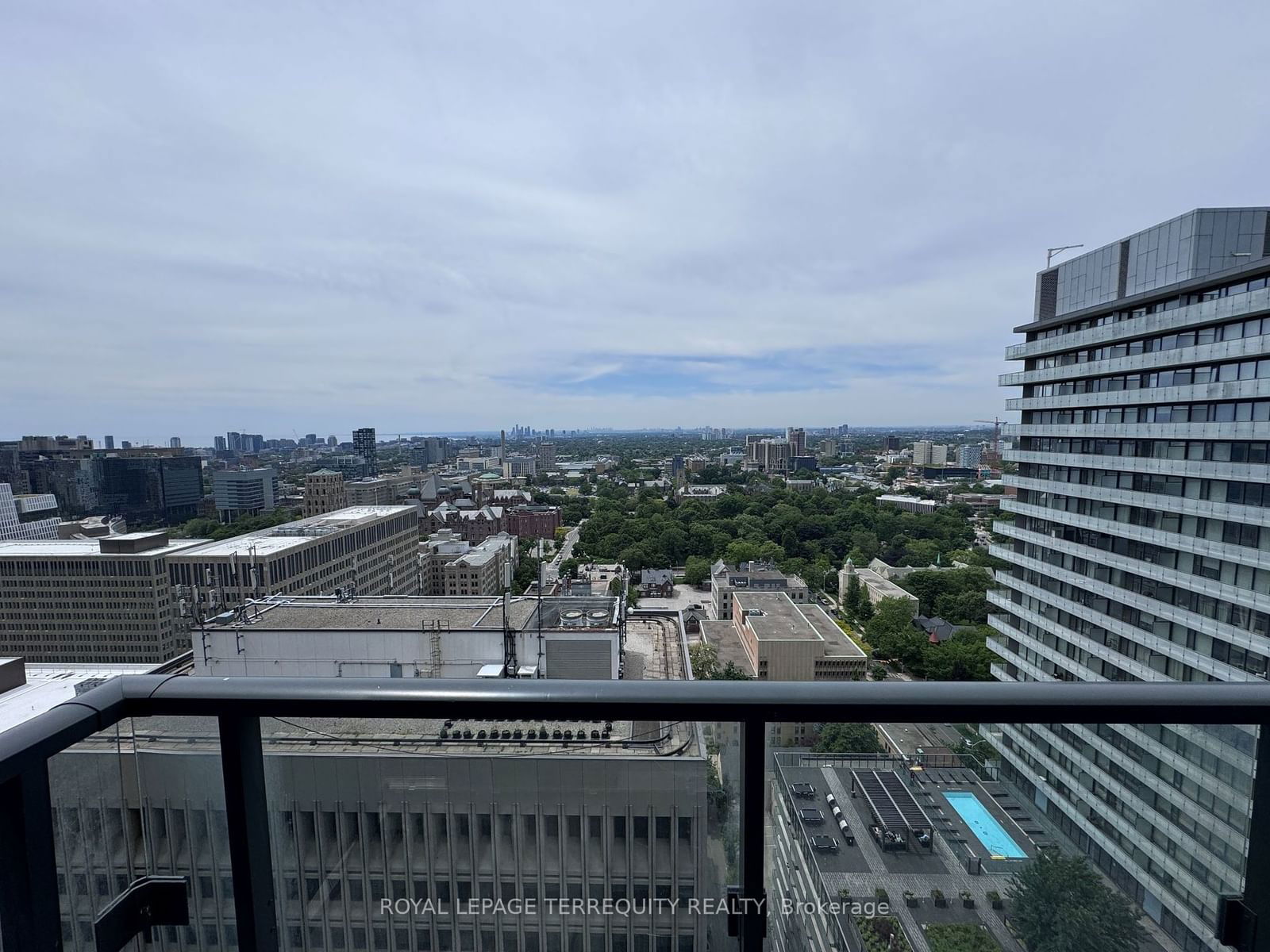 955 Bay St, unit 3013 for sale