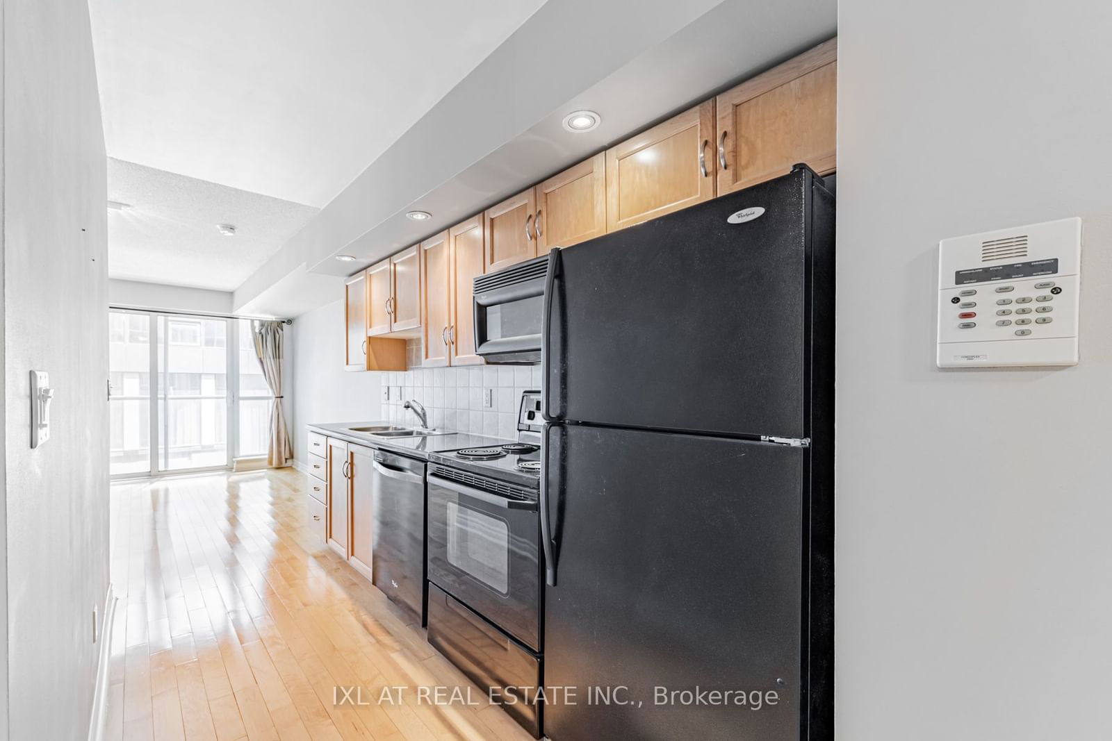 270 Wellington St W, unit 1122 for sale - image #10