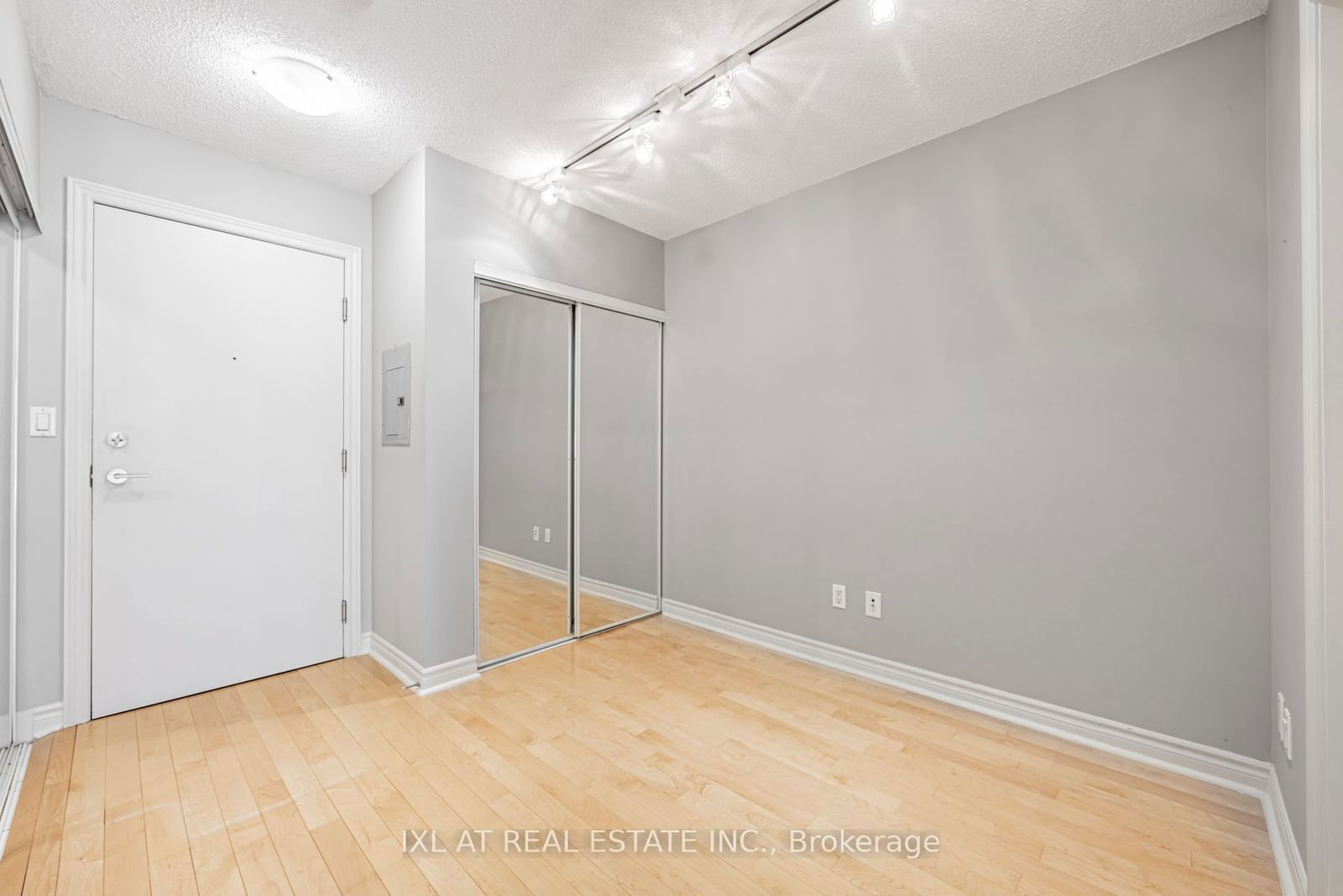 270 Wellington St W, unit 1122 for sale - image #15