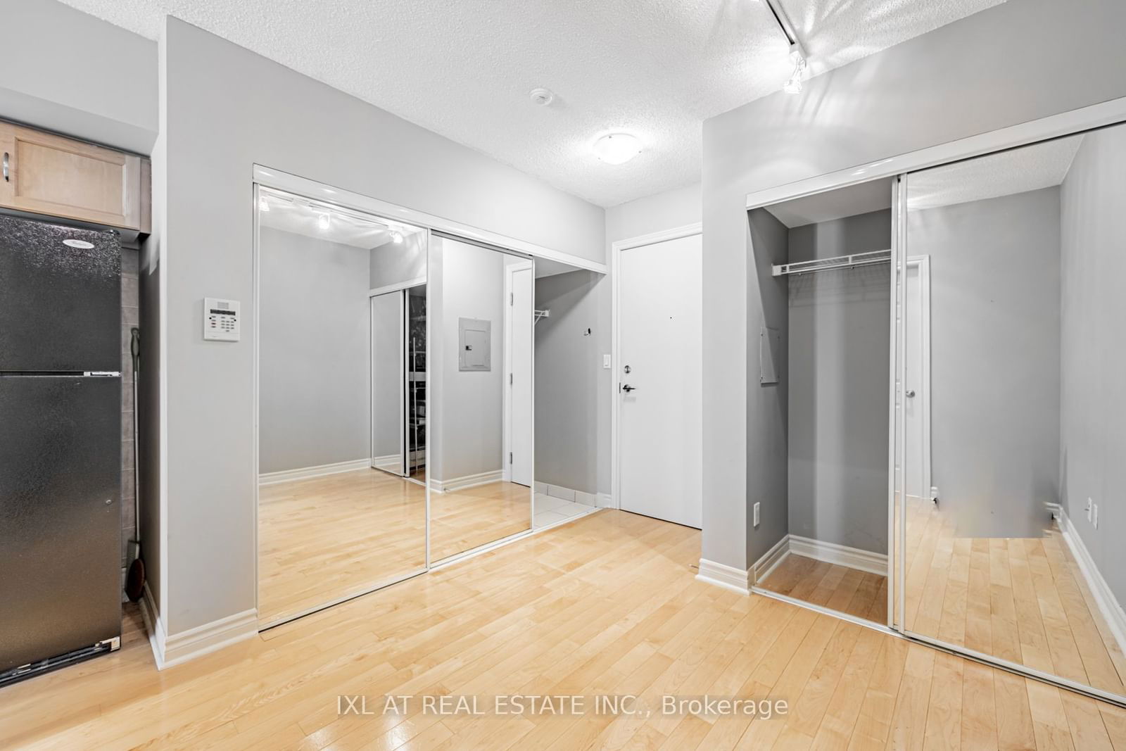 270 Wellington St W, unit 1122 for sale - image #17