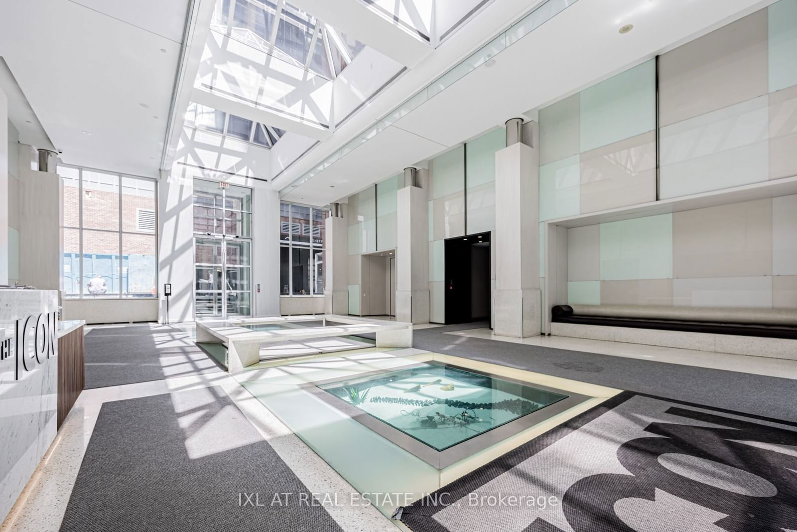 270 Wellington St W, unit 1122 for sale - image #3