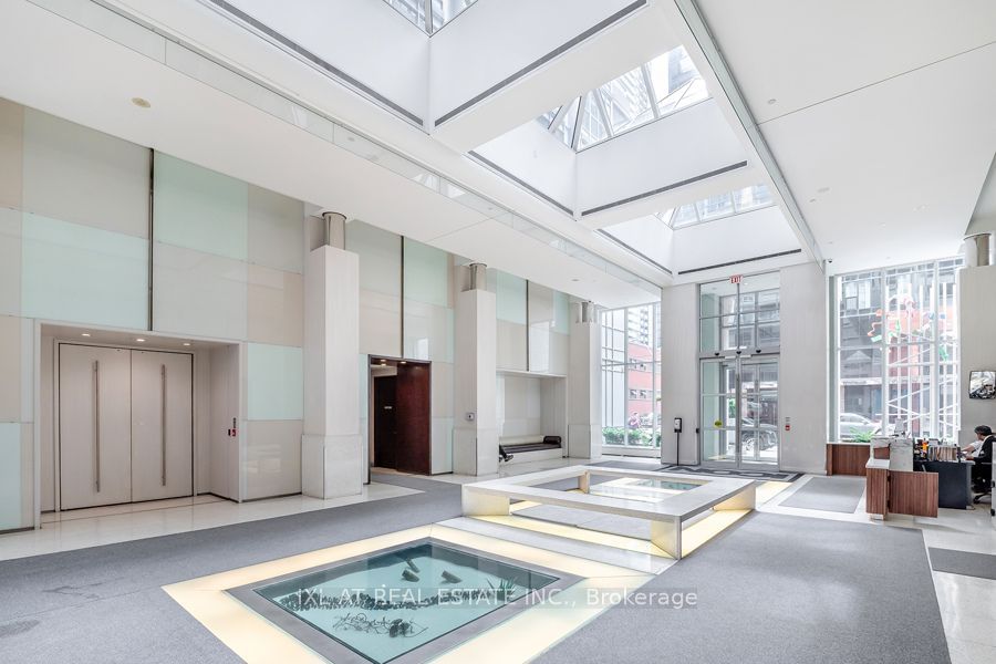 270 Wellington St W, unit 1122 for sale - image #4