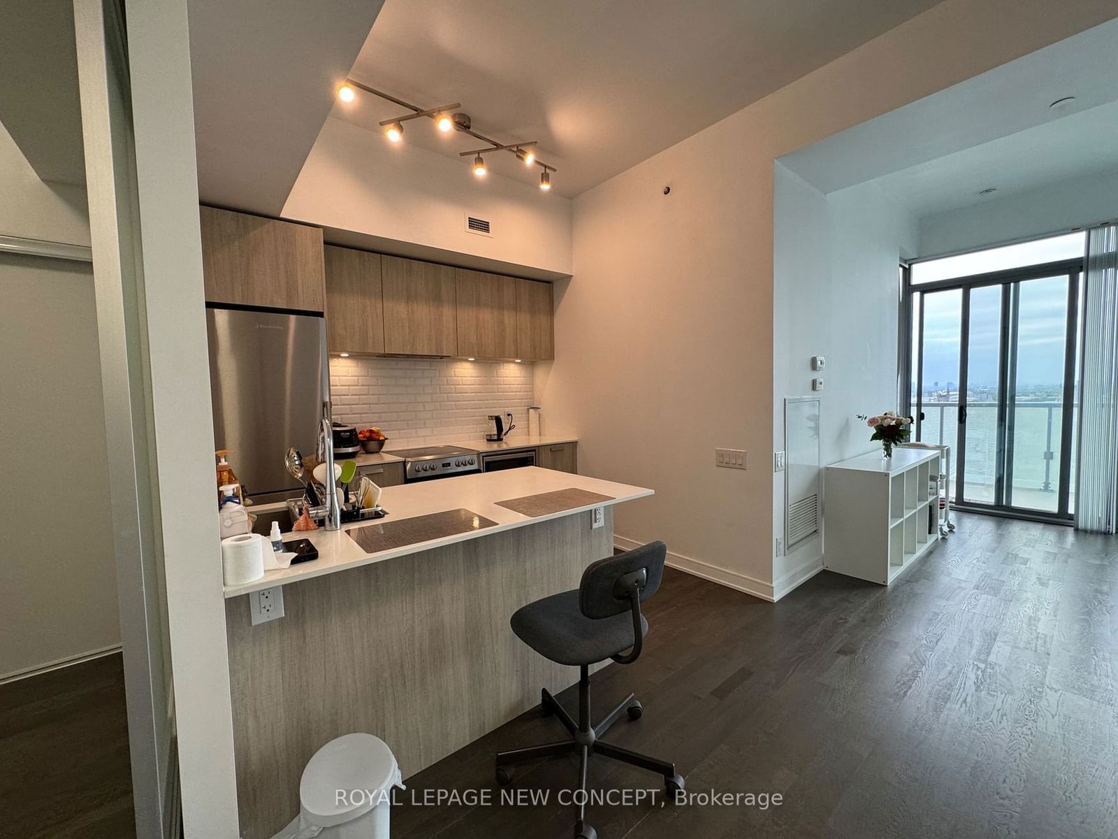 57 St. Joseph St, unit 1510 for rent - image #9