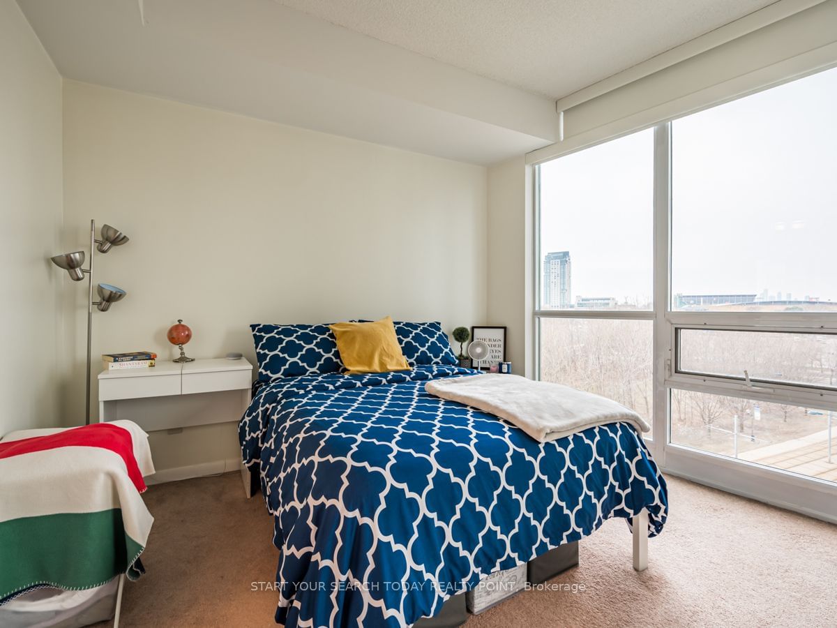 215 Fort York Blvd, unit 710 for sale