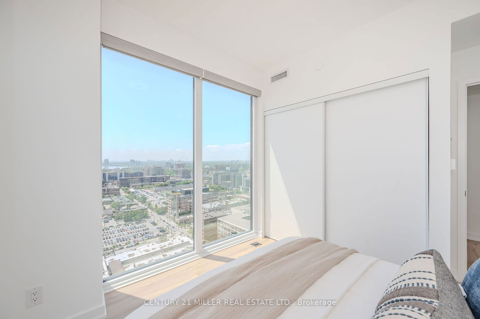 135 East Liberty St, unit #2603 for sale - image #27