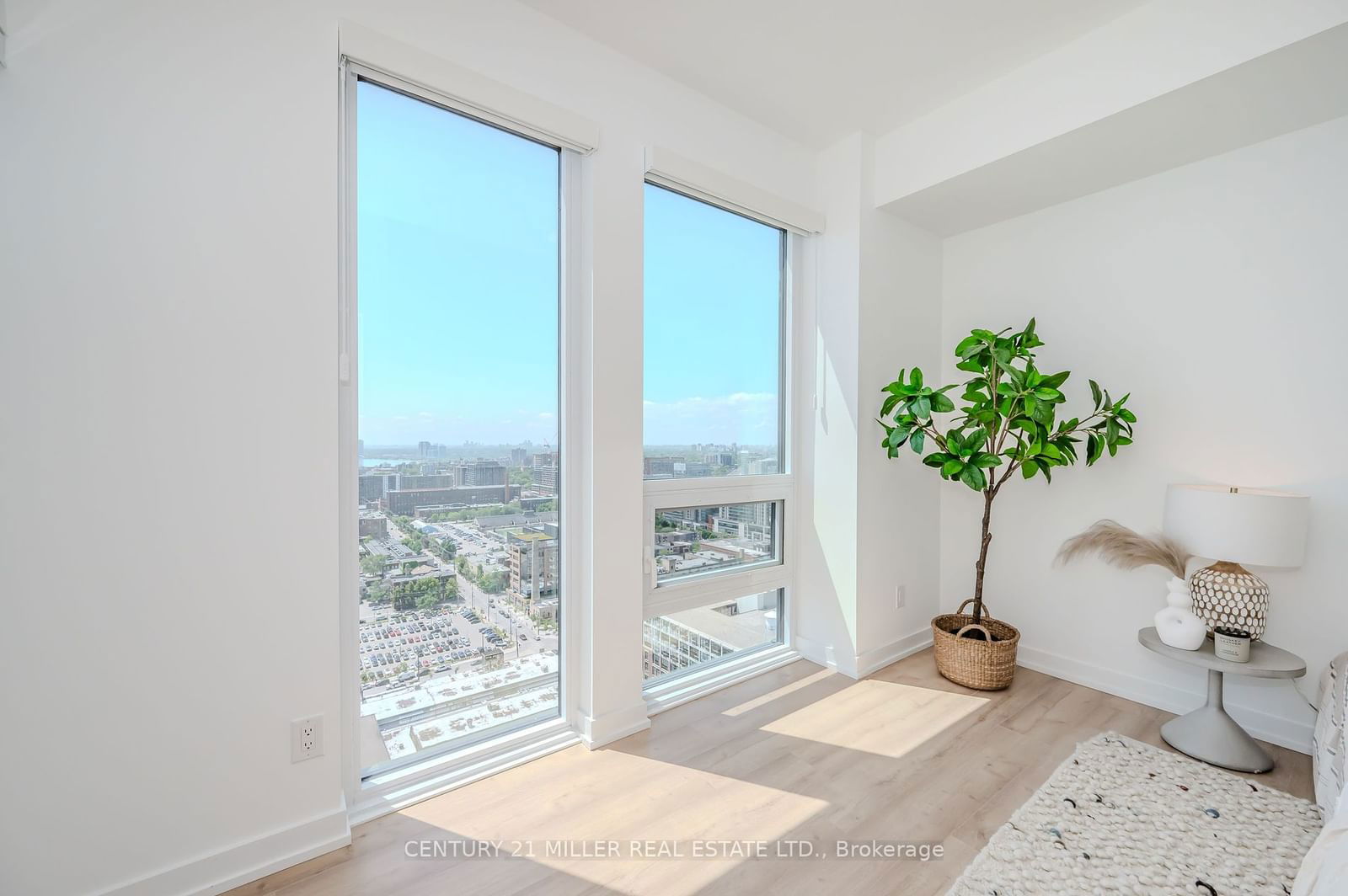 135 East Liberty St, unit #2603 for sale - image #30