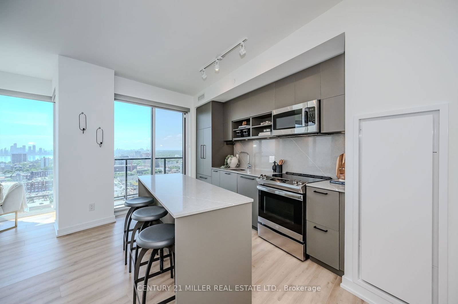 135 East Liberty St, unit #2603 for sale - image #6