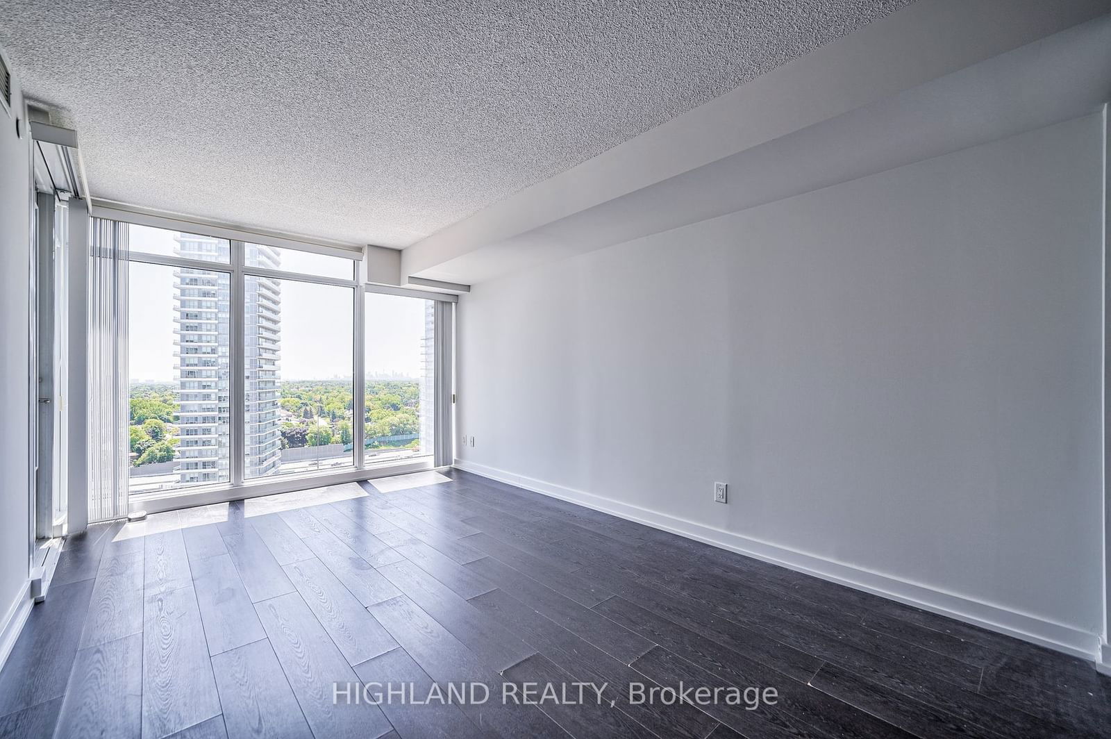 72 Esther Shiner Blvd, unit 2203 for sale - image #27