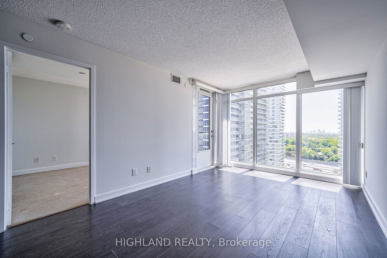 72 Esther Shiner Blvd, unit 2203 for sale - image #28