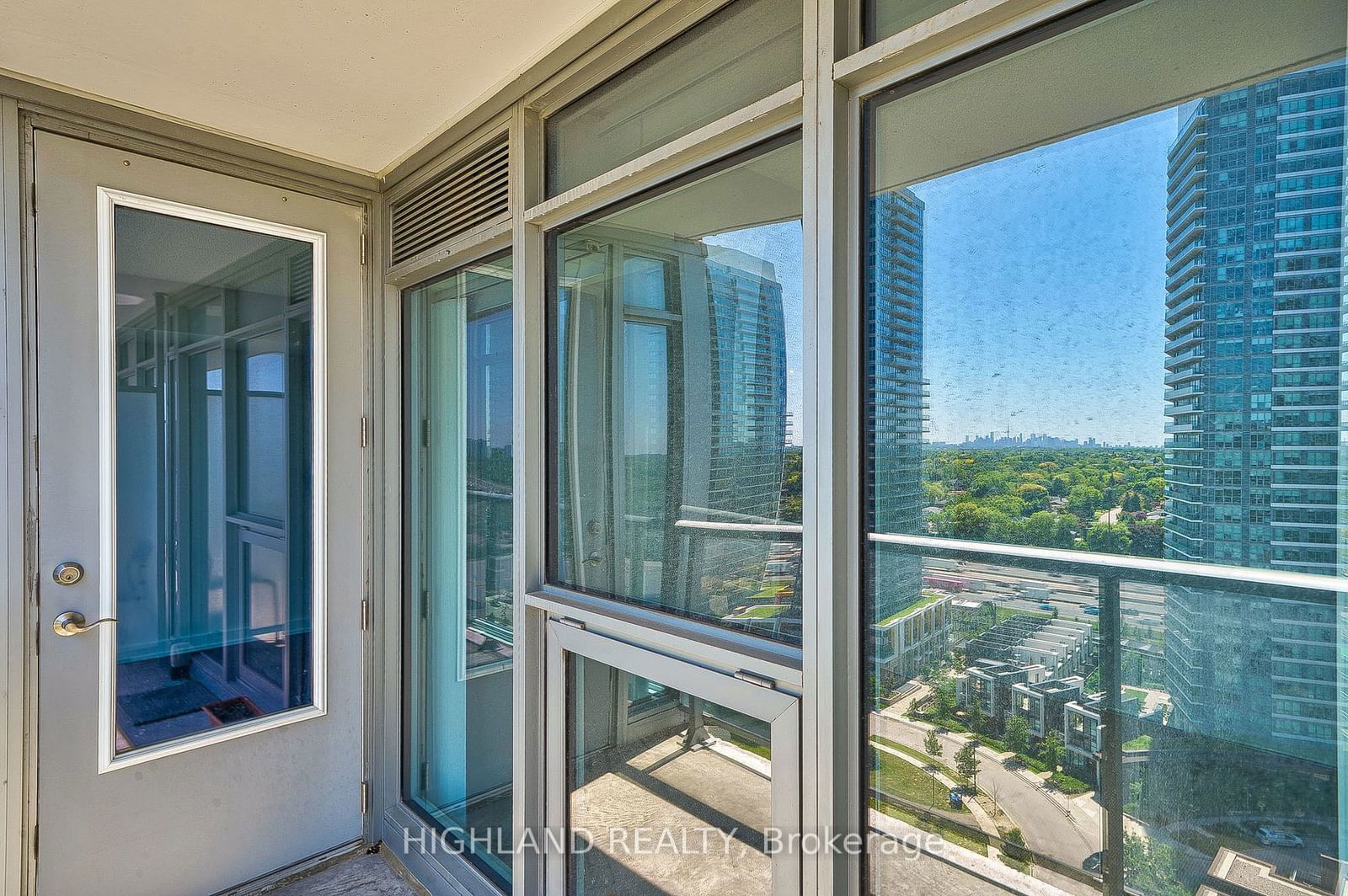 72 Esther Shiner Blvd, unit 2203 for sale - image #37