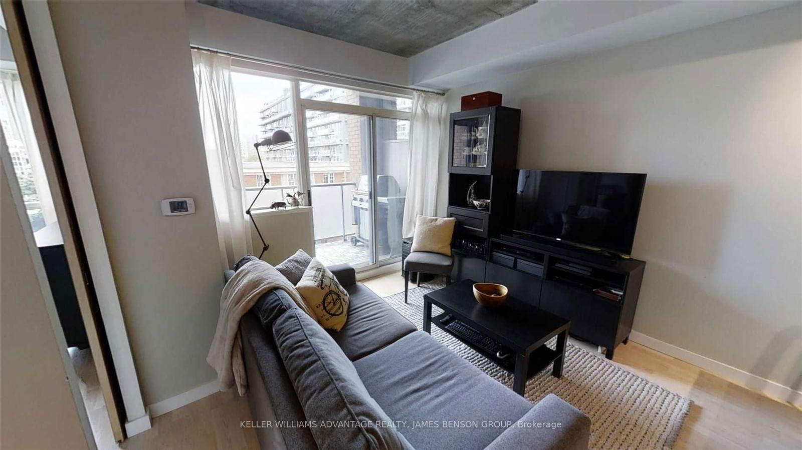 1 Shaw St, unit 423 for sale