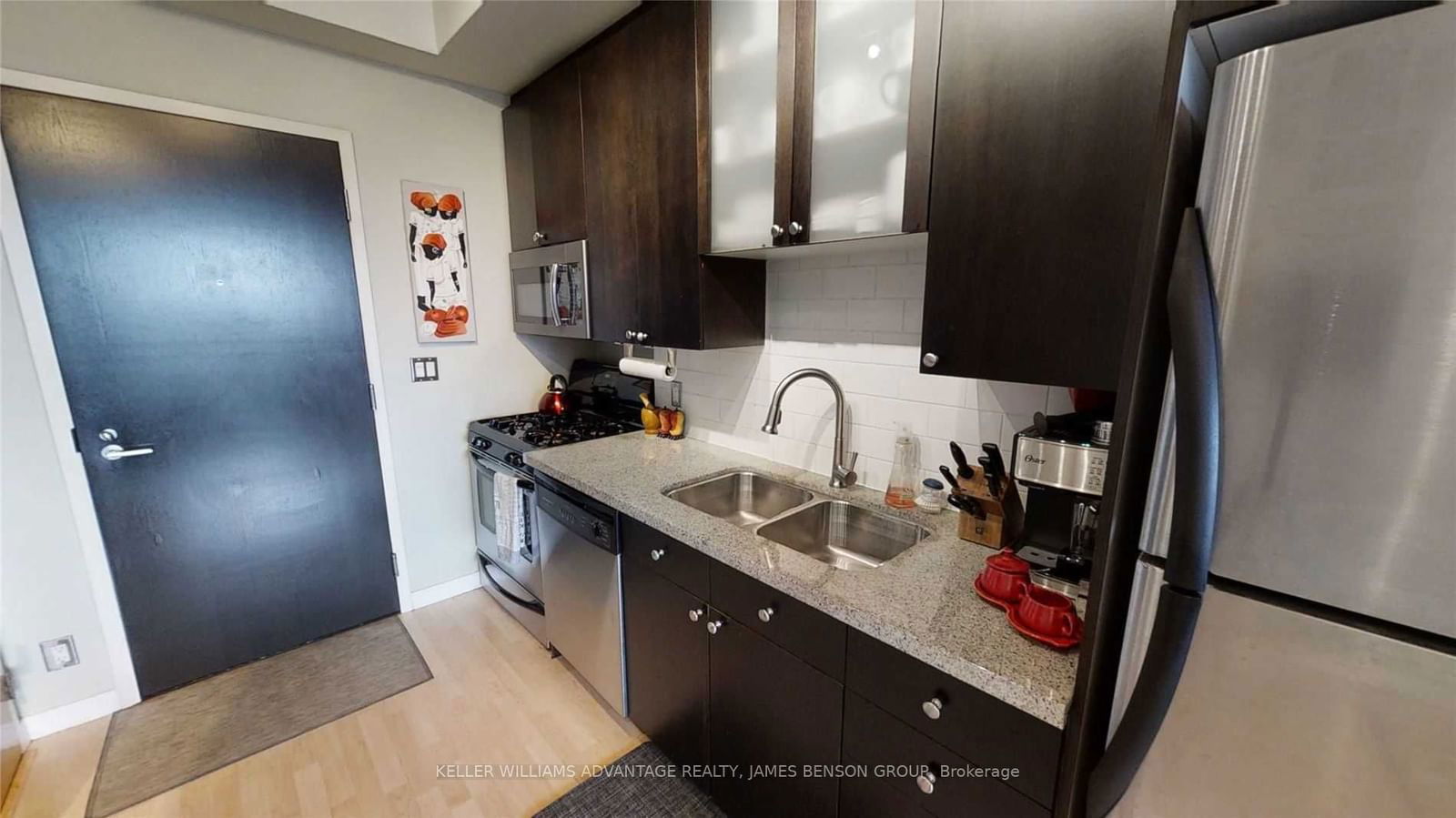 1 Shaw St, unit 423 for sale - image #3