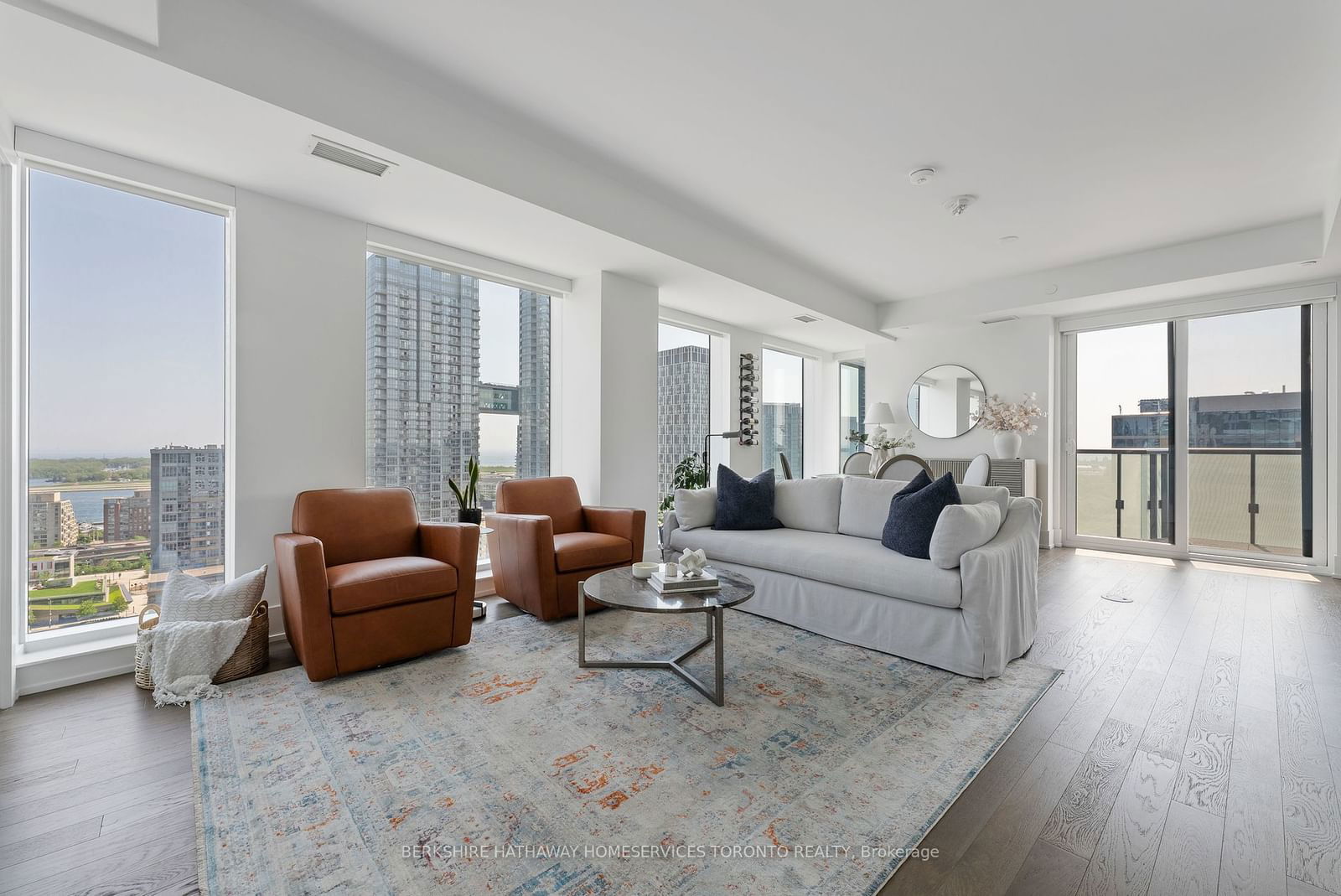 480 Front St W, unit 1715 for sale - image #1