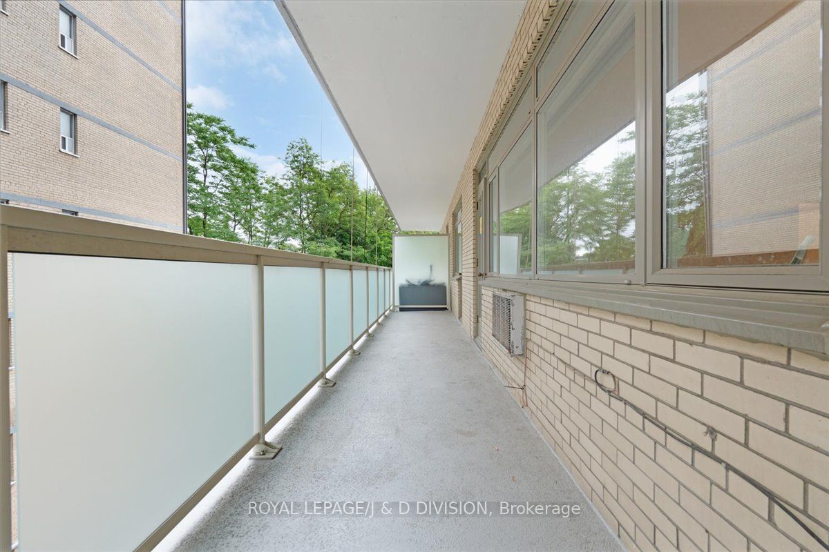 581 Avenue Rd, unit 404 for sale - image #13