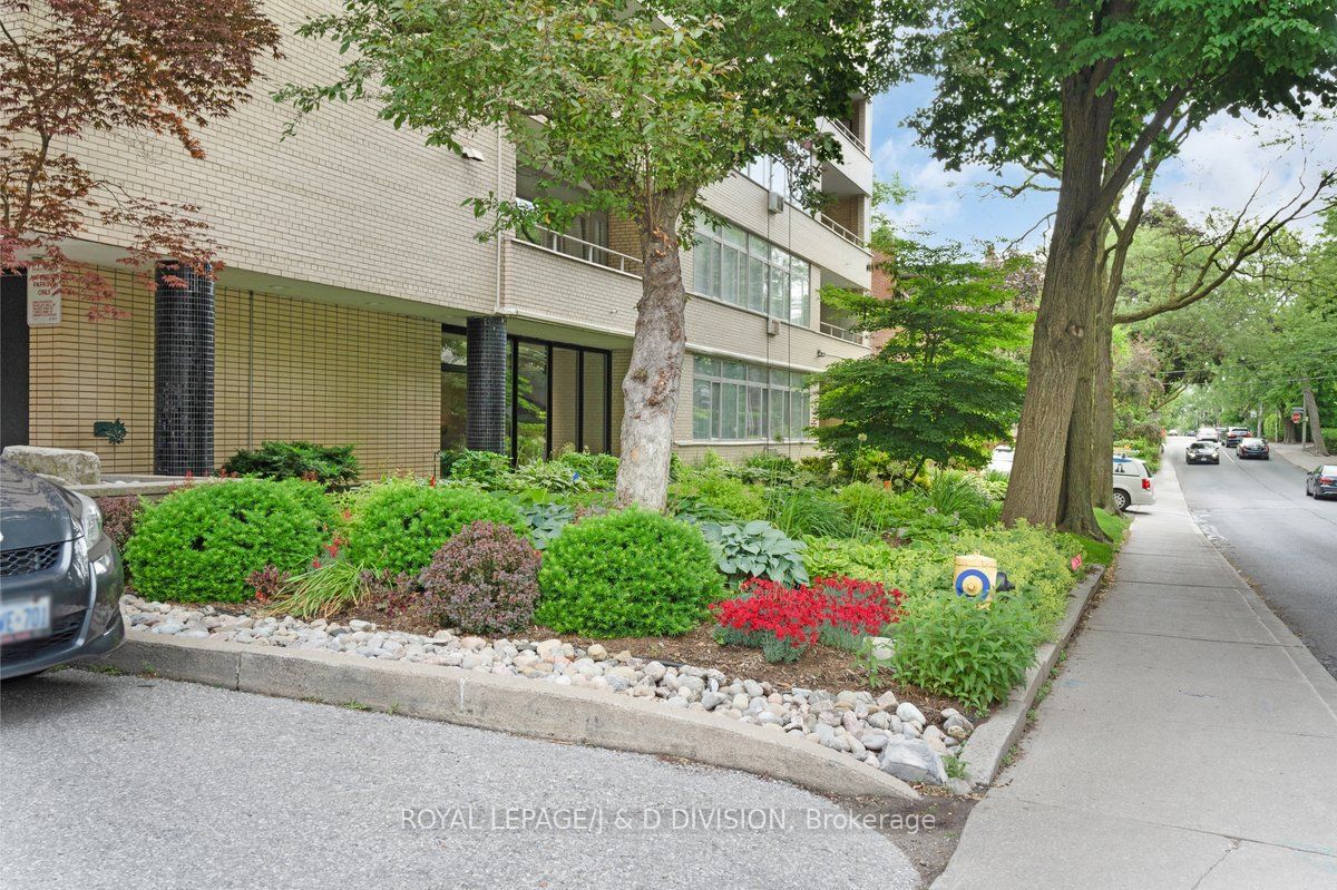 581 Avenue Rd, unit 404 for sale