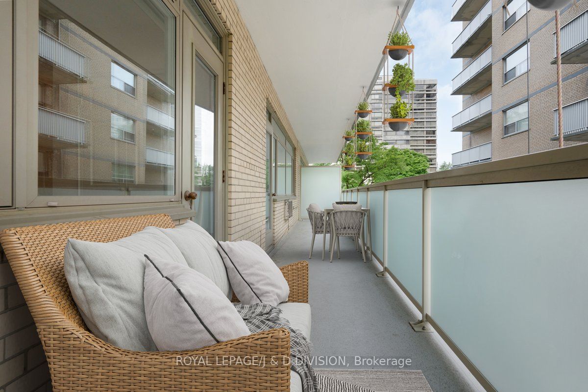 581 Avenue Rd, unit 404 for sale - image #8