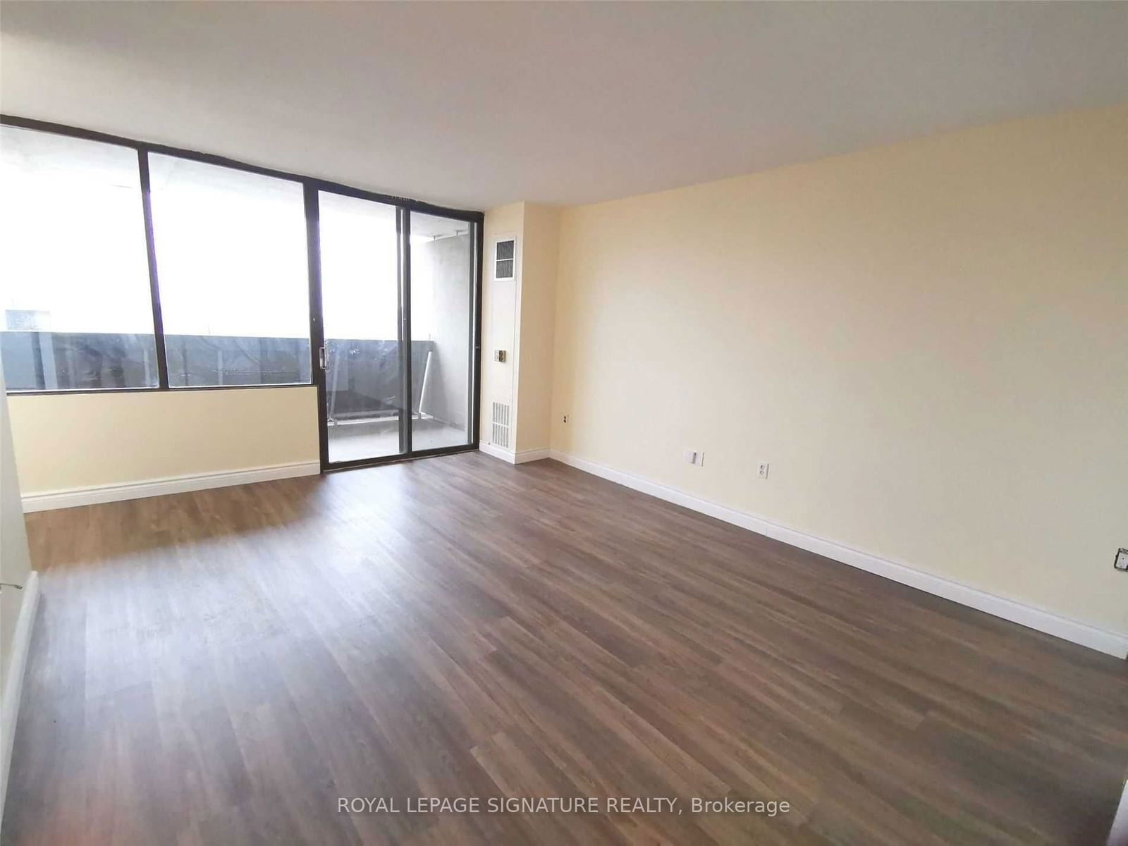 720 Spadina Ave, unit 706 for sale